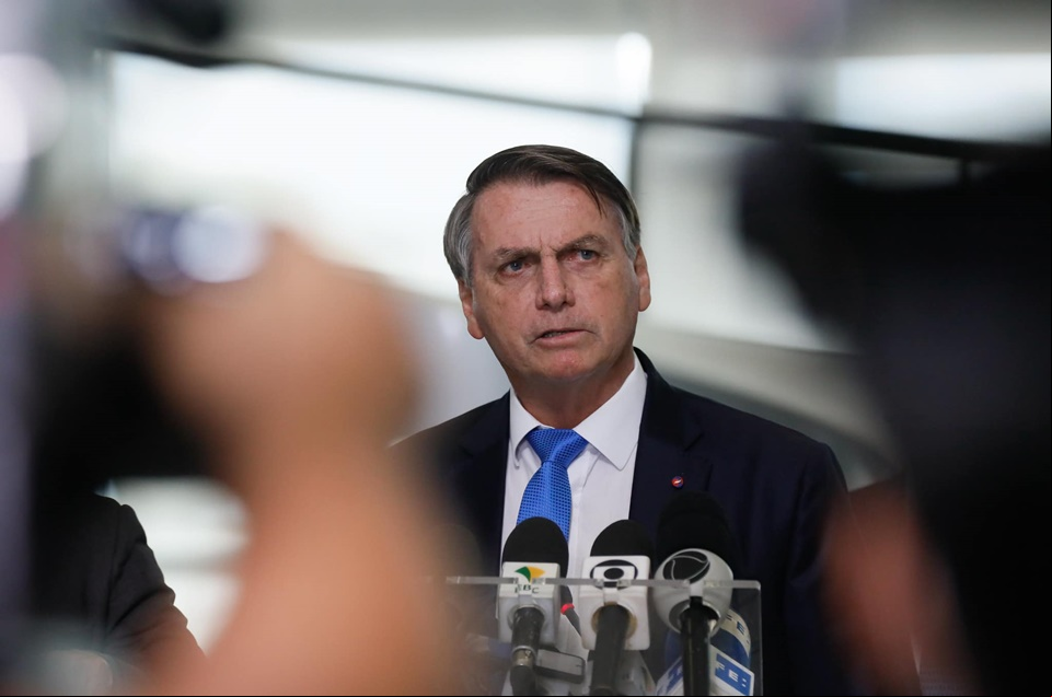 Bolsonaro troca farmacêutica por tenente-coronel na diretoria da Anvisa