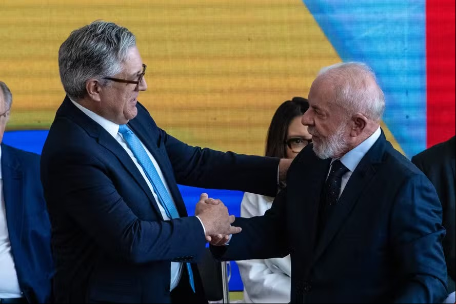 Presidente Lula sanciona medida provisória e cria 518 novos cargos na ANVISA