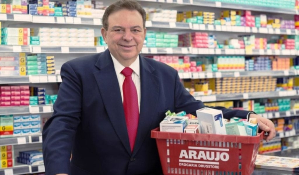 Presidente da Drogaria Araújo afirma que medicamentos no Brasil não são caros