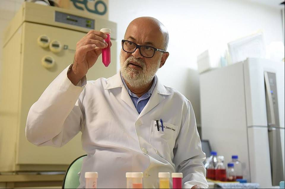 Coronavírus: farmacêutico analisa possível mutação em paciente no Brasil