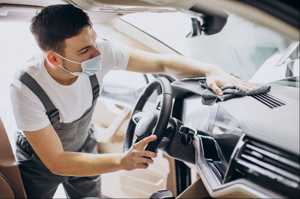 Covid-19: farmacêuticos dão dicas de desinfecção do automóvel